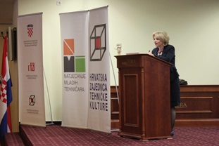 Ankica Nježić, pomoćnica ministra znanosti obrazovanja i sporta na otvorenju 56. NMT-a u Primoštenu 2. travnja 2014.