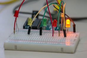 Program Kreativne tehničke radionice IZVAN OKVIRA započeo radionicama automatike 