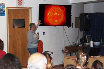 Astronomija i razgledavanje izložbenih predmeta u Noći muzeja na Mosoru