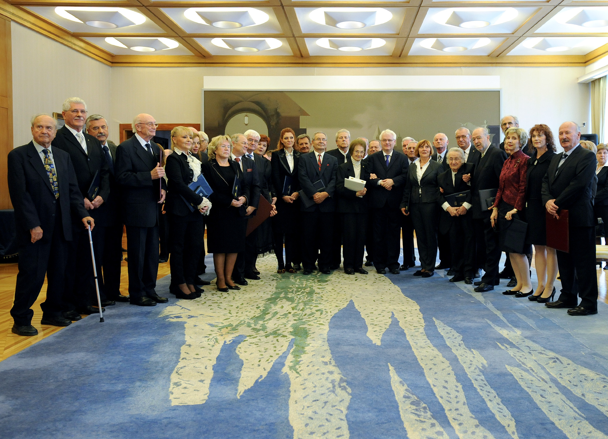 Dobitnici državnih odlikovanja i priznanja 2013. (izvor fotografije: Ured predsjednika RH, Filip Širanović, 9. 10. 2013.)