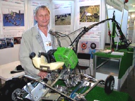 Ivan Gregorić iz Vogrskog u Sloveniji, dobitnik velike nagrade Agro Arca 2010. za Multifunkcionalni samohodni poljoprivredni stroj
